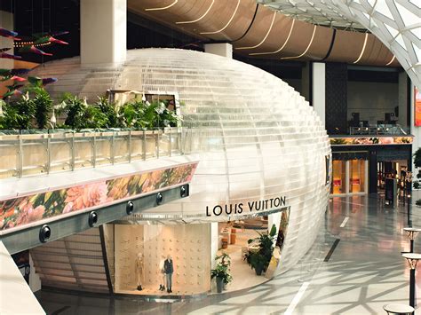 louis vuitton lounge hamad